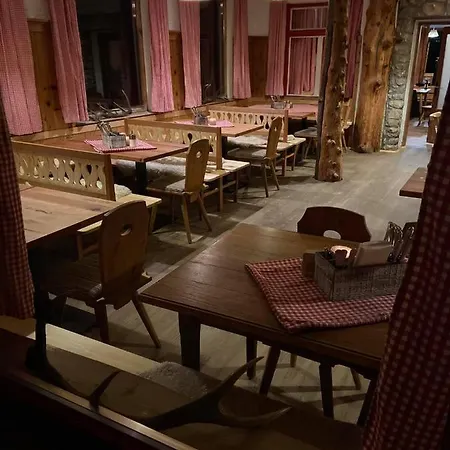 Gjaid-alm 1739m Am Dachstein-only Accessible By Cable Car אוברטראון